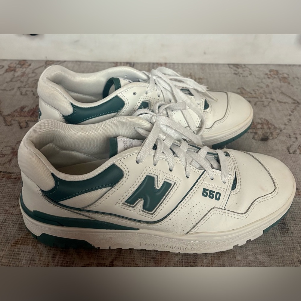 New Balance 550 Green & White Tennis Shoes